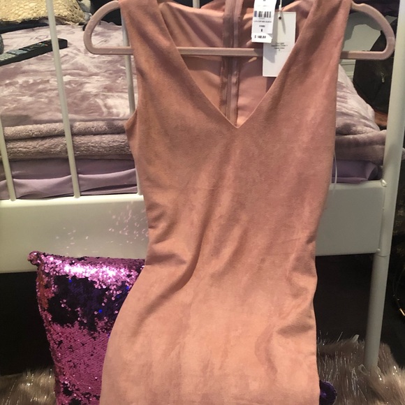 beautiful brand new dress - Picture 6 of 8